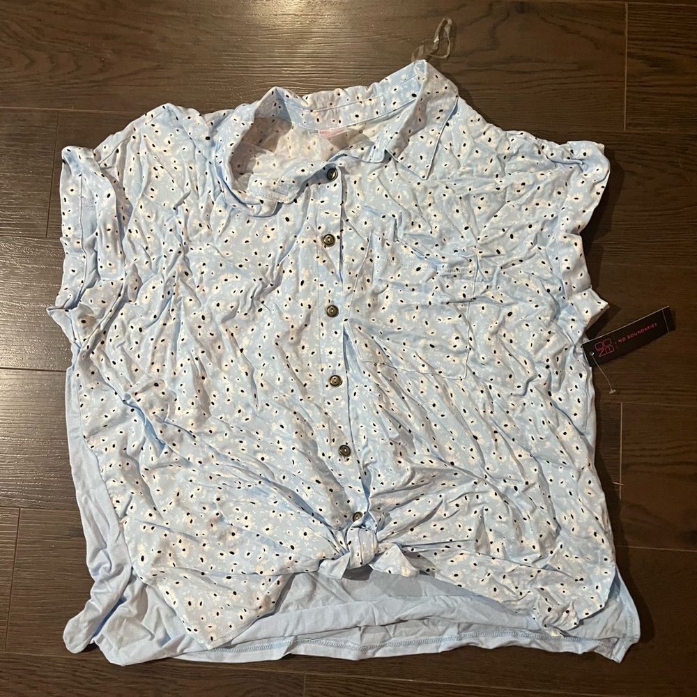 Women’s Baby blue and floral top